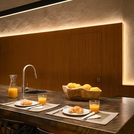 Center - Avenue Luxury - Private Free Parking Apartment *