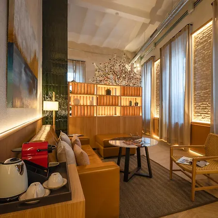 Center - Avenue Luxury - Private Free Parking Apartment *